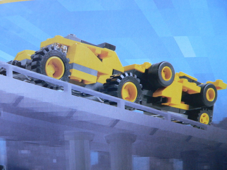 Designer Set 4096: A F1 trailer és a kukásautó találkozása