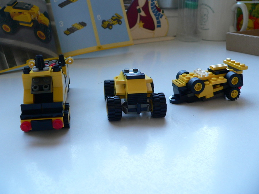Designer Set 4096: A F1 trailer és a kukásautó találkozása