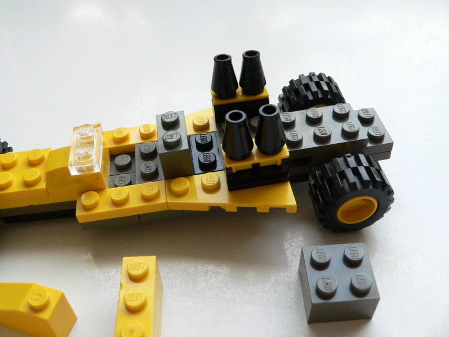 Designer Set 4096: Dragster MOC