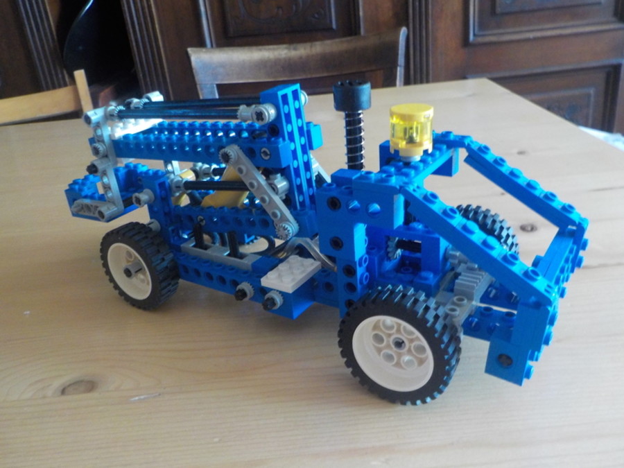 Technic 8042: Cherry Picker