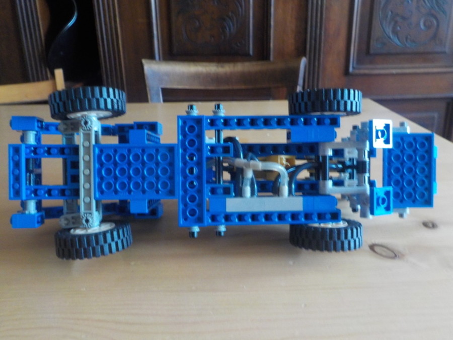 Technic 8042: Cherry Picker