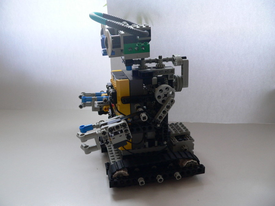 Egyedi Mindstorms RCX 2.0 robot