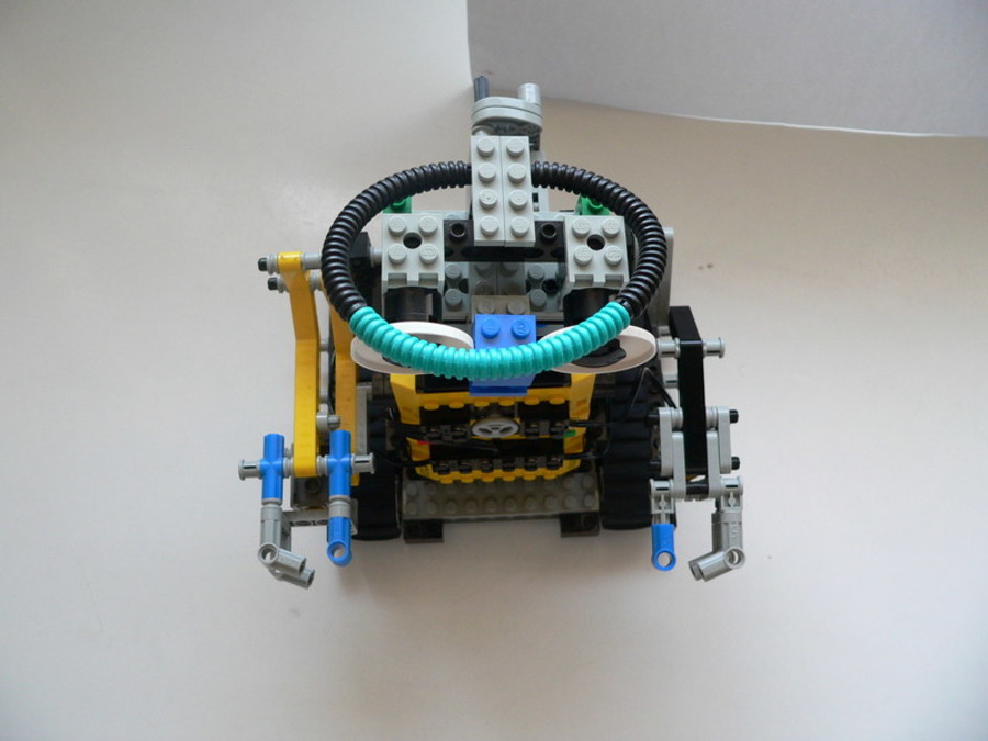Egyedi Mindstorms RCX 2.0 robot