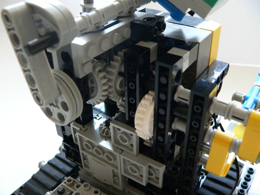 Egyedi Mindstorms RCX 2.0 robot