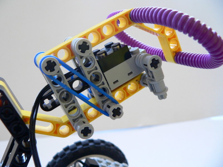 3804 RCX 2.0: labdázós Acrobot