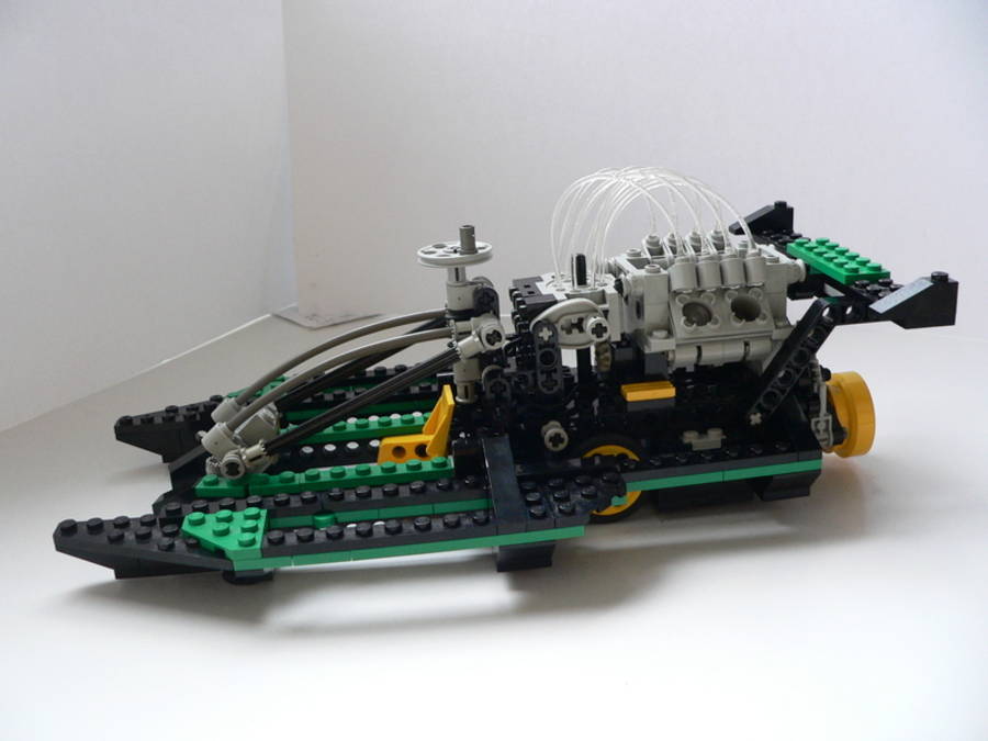 Technic 8456: hidroplane versenyhajó