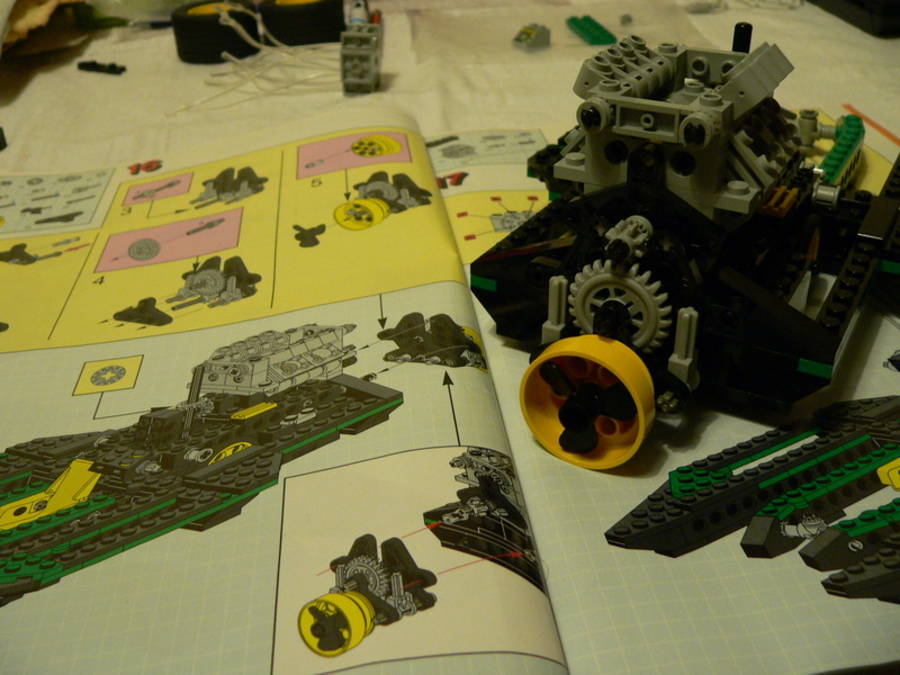 Technic 8456: hidroplane versenyhajó