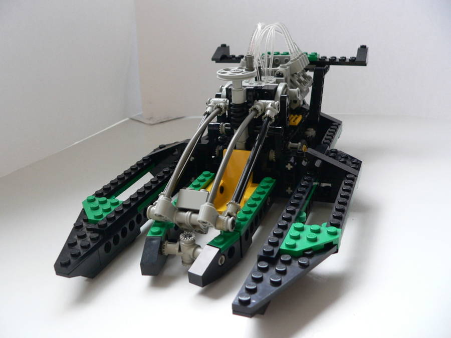 Technic 8456: hidroplane versenyhajó