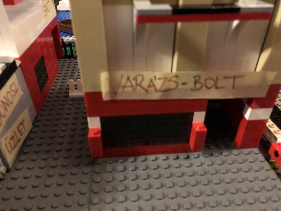Pelevári bazár, Pelevári kikötő, Kazamaták