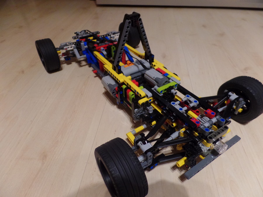 BAC Mono-váz és hajtáslánc