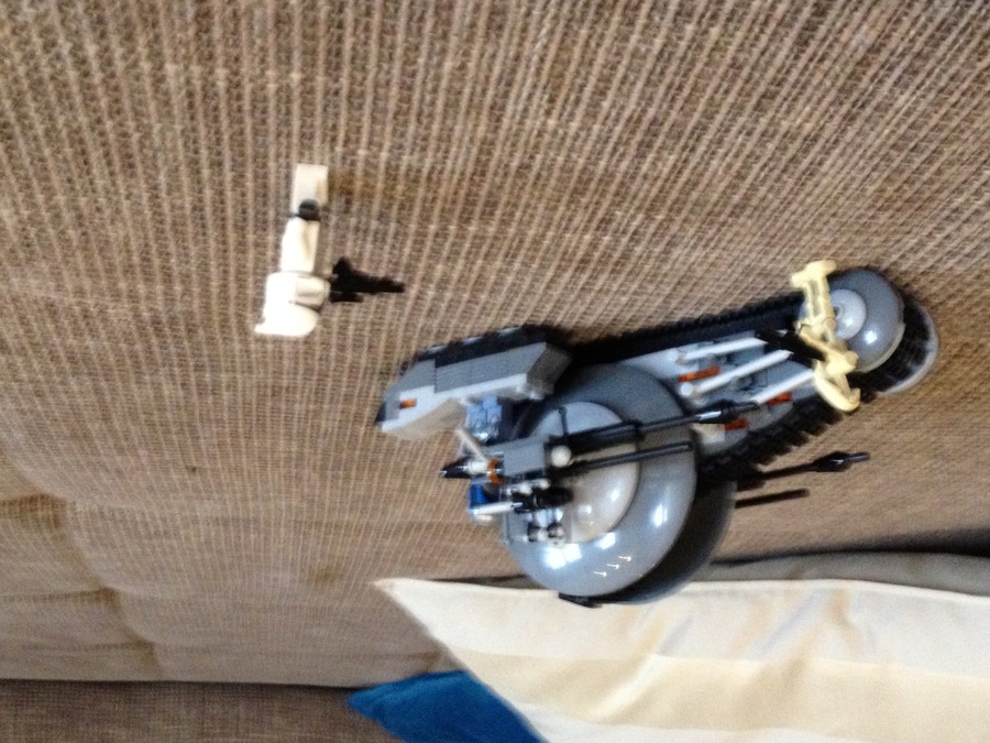 A Corporate Alliance Tank Droid felépítve