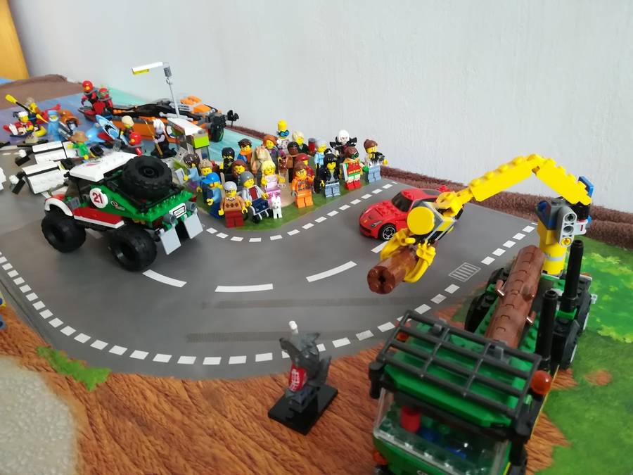 Rallye verseny kisebb bonyodalmakkal 
