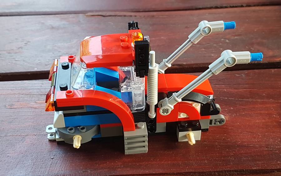 A piros traktor kalandjai
