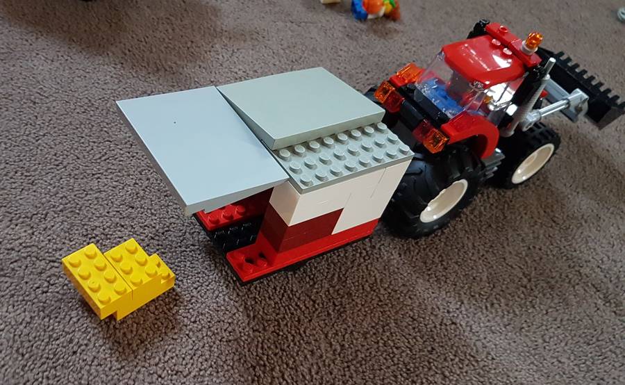 A piros traktor kalandjai
