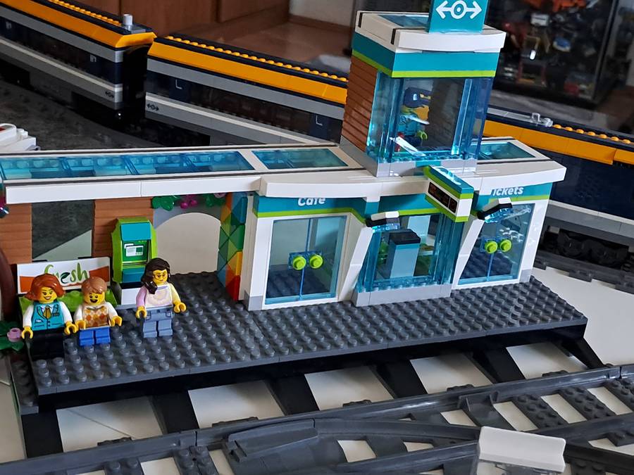 Lego vonatok terep asztalon