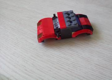 Mini  autó sima és szép karosszériával