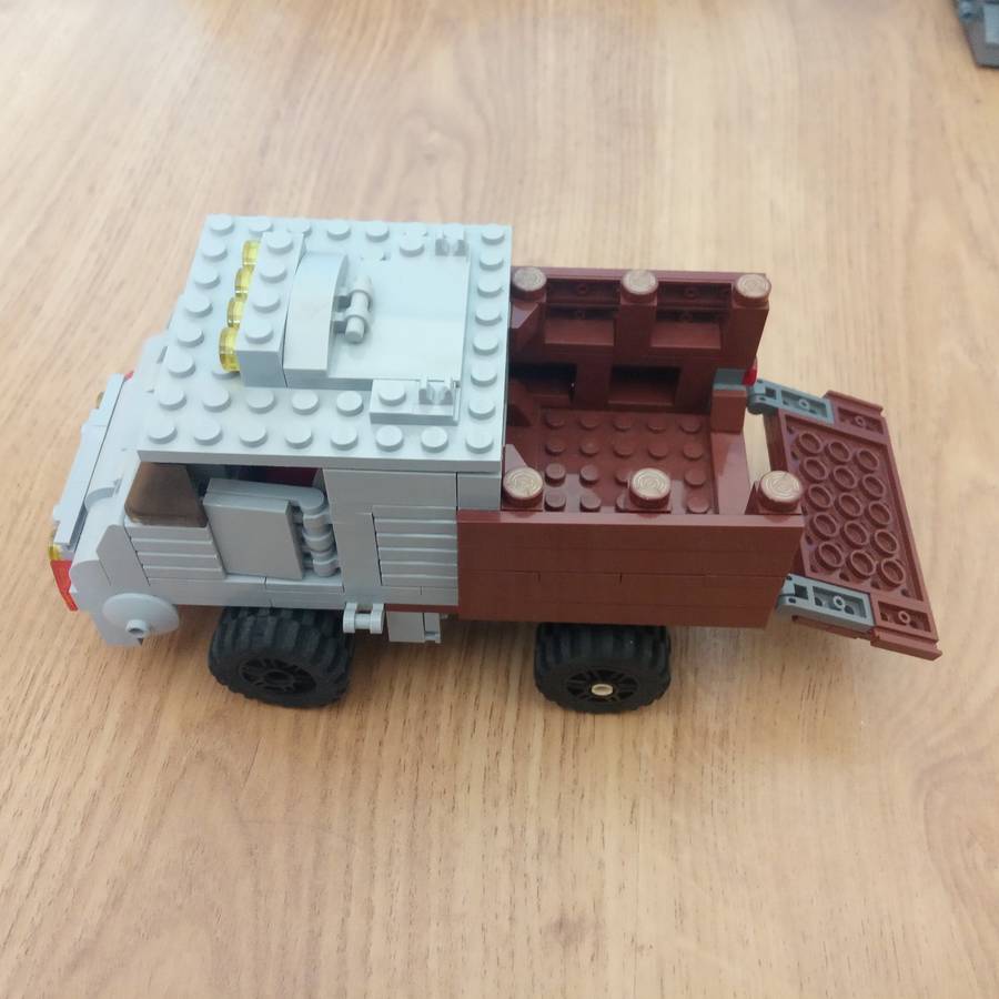 barikád, tank és teherautó