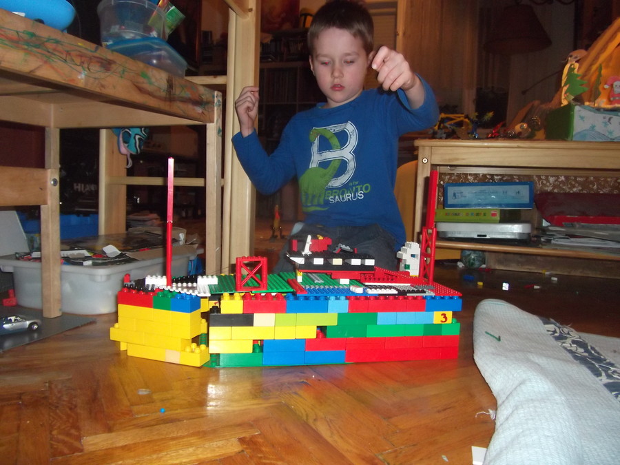 Konténer szállító hajó duplo és lego