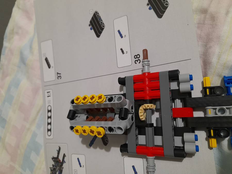 30 (!) év után újra Lego