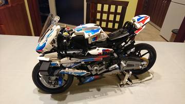 BMW M 1000 RR - komoly darab