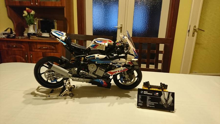 BMW M 1000 RR