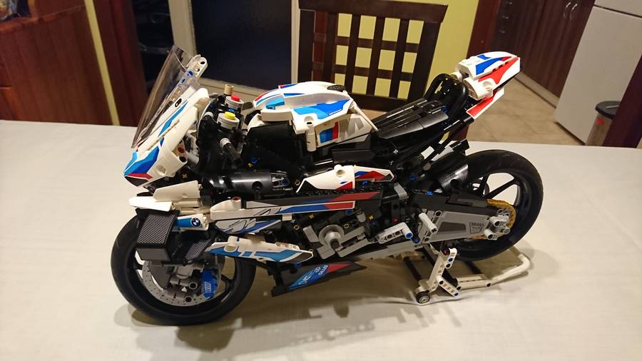 BMW M 1000 RR