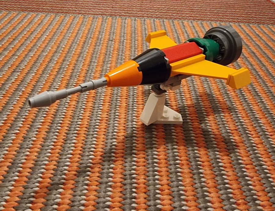 Micro-scale spaceship
