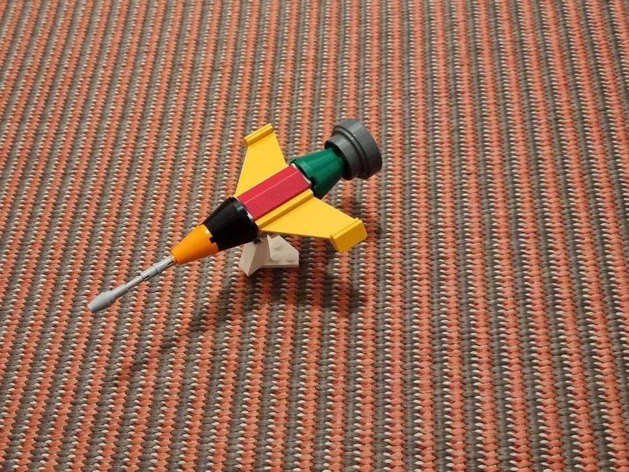 Micro-scale spaceship