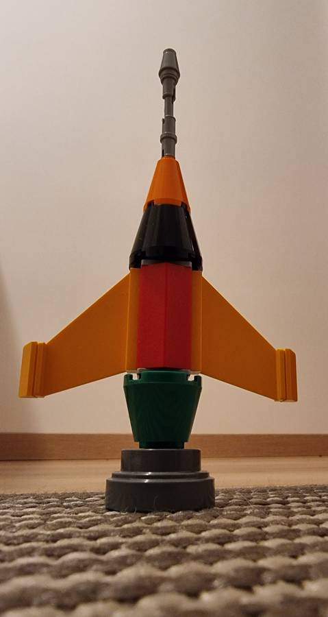 Micro-scale spaceship