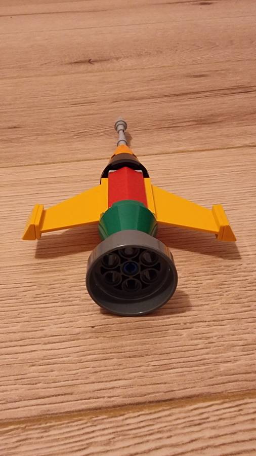 Micro-scale spaceship