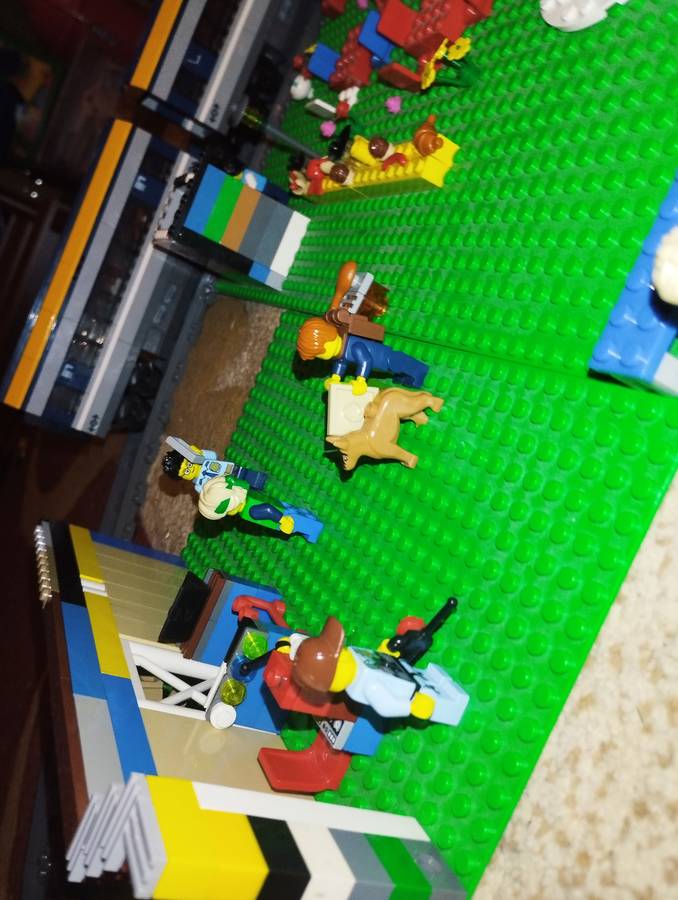 LEGO JURASSIC WORLD