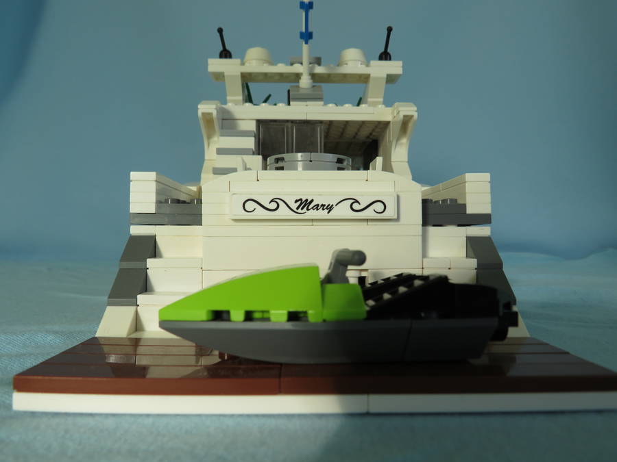Hatalmas luxusyacht