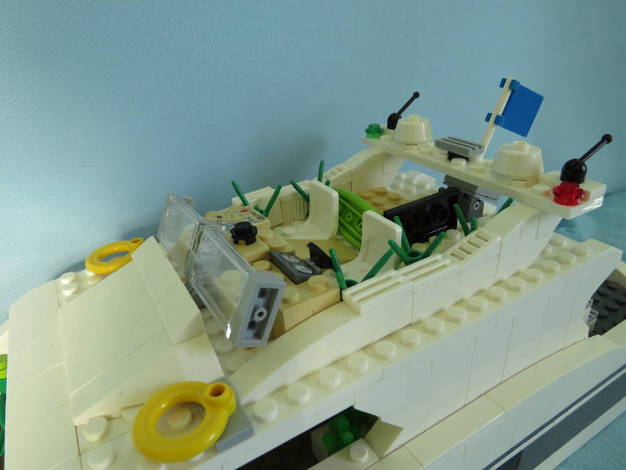 Hatalmas luxusyacht