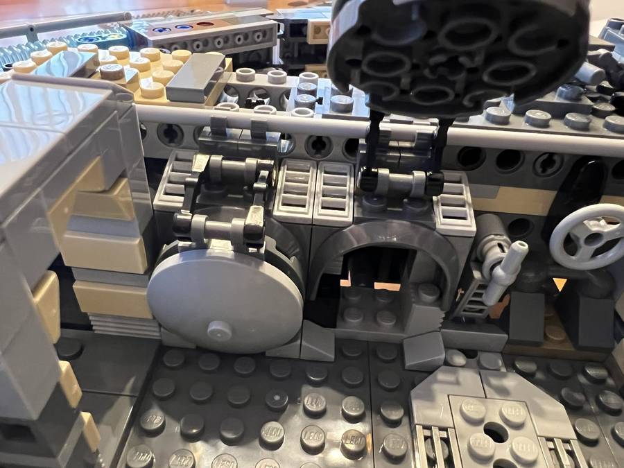 Star Wars Millennium Falcon és birodalmi lépegető