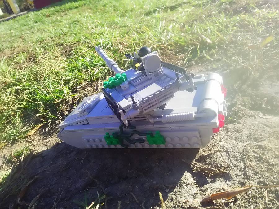 Egyedi Tank