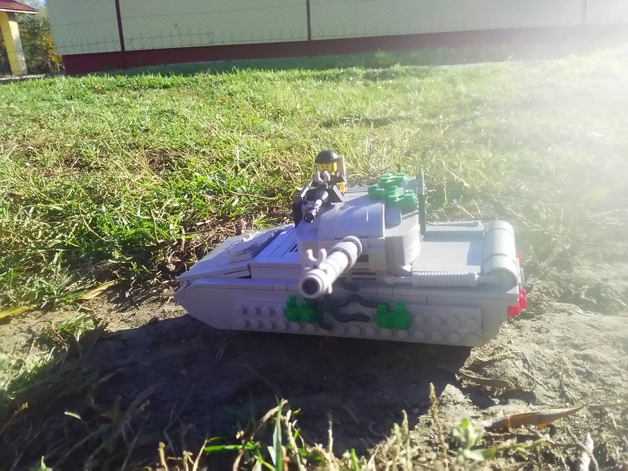Egyedi Tank