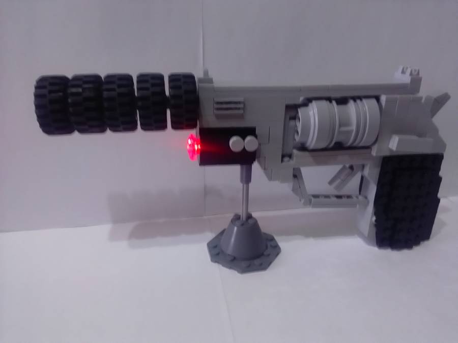 Élethű Katonai Revolver
