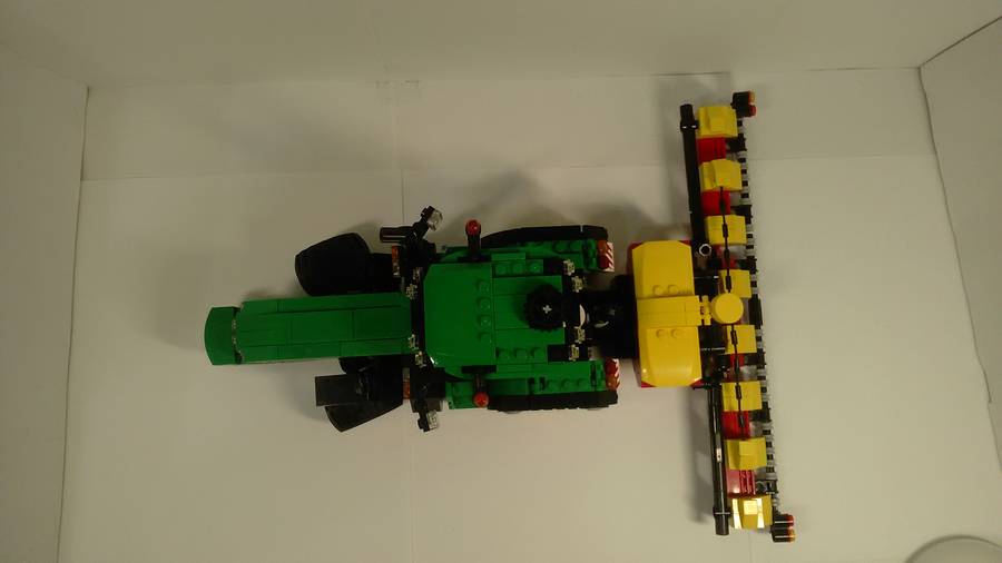 John Deere traktor vetőgéppel