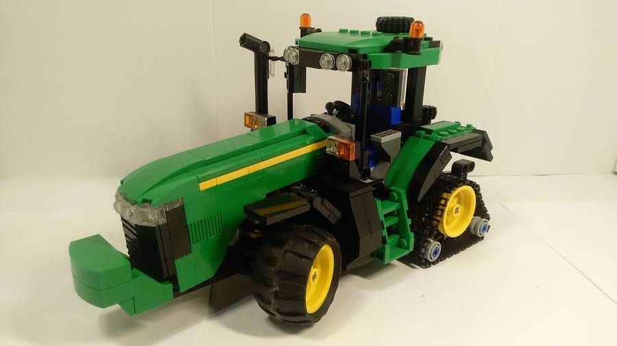 John Deere traktor vetőgéppel