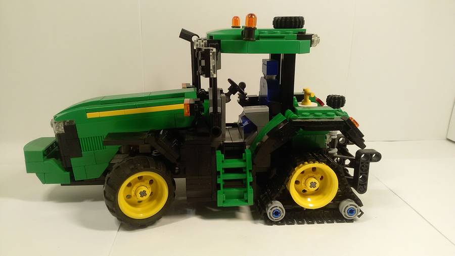 John Deere traktor vetőgéppel