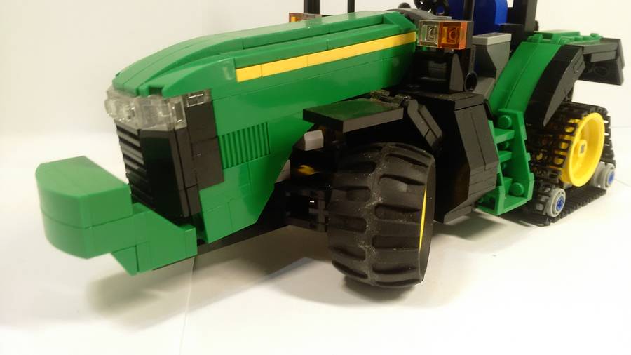 John Deere traktor vetőgéppel