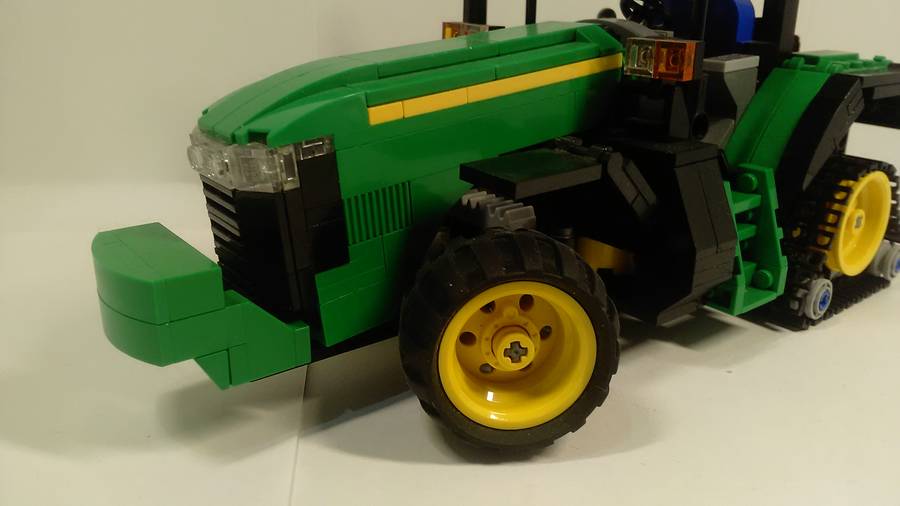 John Deere traktor vetőgéppel