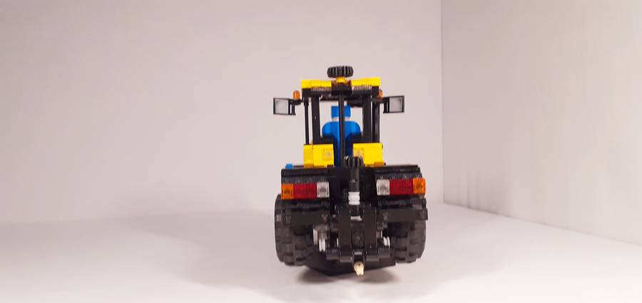JCB Fastrac 4220 kellékekkel