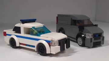 Ford Transit és Crown Vic.
