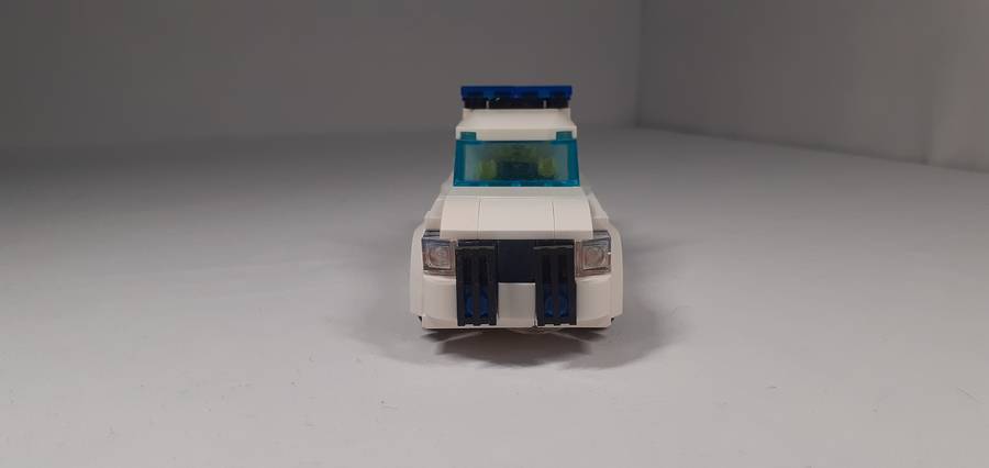 Ford Transit és Crown Vic.