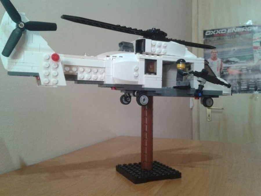 Bell-222 AirWolf Helikopter