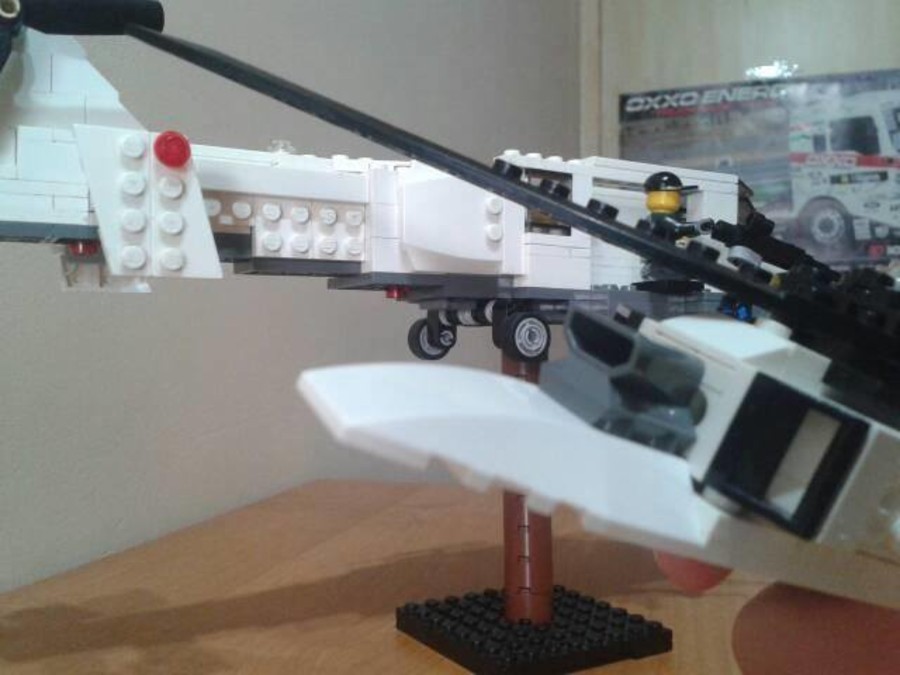 Bell-222 AirWolf Helikopter