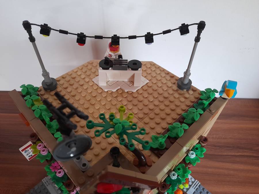 Utcasarok pizzázóval
