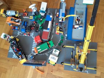 Mozgalmas élet Lego City kikötőjében