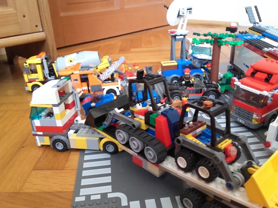 Mozgalmas élet Lego City kikötőjében